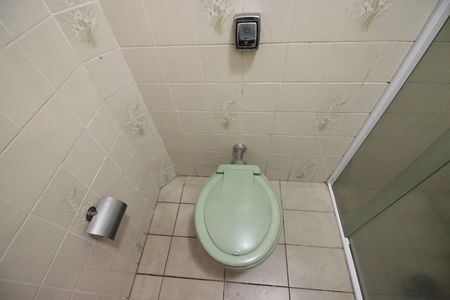 Casa à venda com 250m², 2 quartos e 2 vagasBanheiro Social