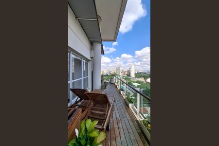 Apartamento à venda com 113m², 2 quartos e 2 vagas Apartamento à venda com 113m², 2 quartos e 2 vagasVaranda da Suíte 1 e 2