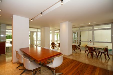 Apartamento à venda com 113m², 2 quartos e 2 vagas Apartamento à venda com 113m², 2 quartos e 2 vagasÁrea Comum - Salão de Festas