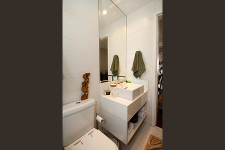 Apartamento à venda com 113m², 2 quartos e 2 vagas Apartamento à venda com 113m², 2 quartos e 2 vagasBanheiro da Suíte 2