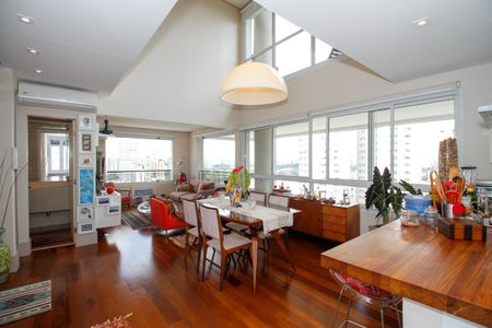 Apartamento à venda com 113m², 2 quartos e 2 vagas Apartamento à venda com 113m², 2 quartos e 2 vagasSala de Estar e Jantar