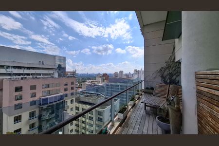 Apartamento à venda com 113m², 2 quartos e 2 vagas Apartamento à venda com 113m², 2 quartos e 2 vagasVaranda da Suíte 1 e 2