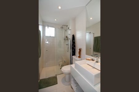 Apartamento à venda com 113m², 2 quartos e 2 vagas Apartamento à venda com 113m², 2 quartos e 2 vagasBanheiro da Suíte 2