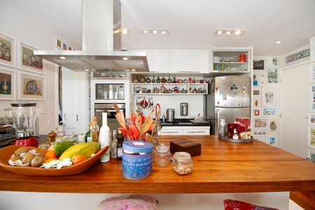 Apartamento à venda com 113m², 2 quartos e 2 vagas Apartamento à venda com 113m², 2 quartos e 2 vagasCozinha