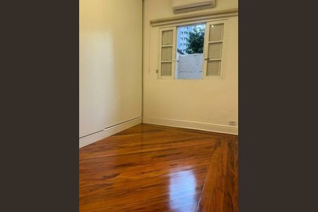 Casa à venda com 130m², 3 quartos e 1 vaga