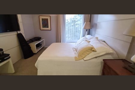 Casa à venda com 1200m², 3 quartos e 8 vagas Casa à venda com 1200m², 3 quartos e 8 vagasBanheiro da Suíte 1