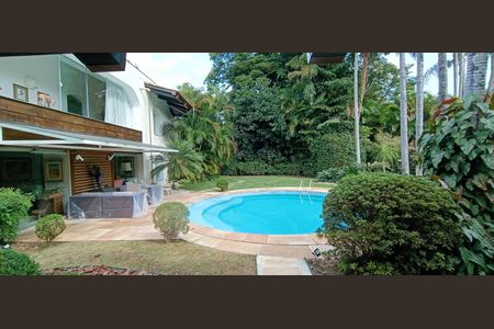 Casa à venda com 1200m², 3 quartos e 8 vagas Casa à venda com 1200m², 3 quartos e 8 vagasÁrea comum