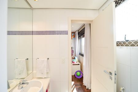Apartamento à venda com 161m², 3 quartos e 3 vagasBanheiro da Suíte 1