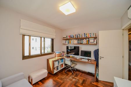 Apartamento à venda com 161m², 3 quartos e 3 vagasSuíte 2