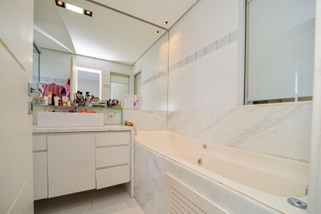 Apartamento à venda com 161m², 3 quartos e 3 vagasBanheiro da Suíte 3