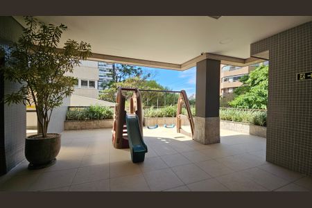 Apartamento à venda com 161m², 3 quartos e 3 vagasÁrea comum - Playground