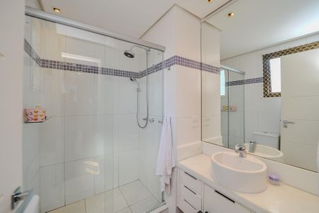 Apartamento à venda com 161m², 3 quartos e 3 vagasBanheiro da Suíte 1