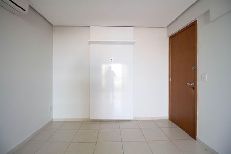 Apartamento à venda com 77m², 3 quartos e 1 vaga Apartamento à venda com 77m², 3 quartos e 1 vagaSala