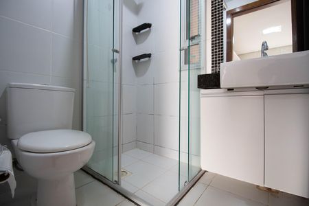 Apartamento à venda com 77m², 3 quartos e 1 vaga Apartamento à venda com 77m², 3 quartos e 1 vagaBanheiro da Suíte 2