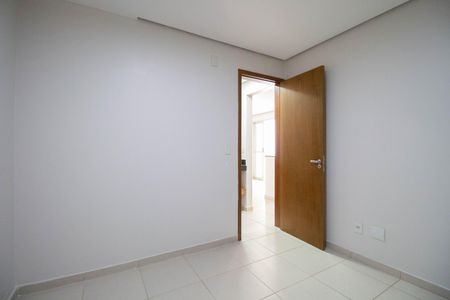Apartamento à venda com 77m², 3 quartos e 1 vaga Apartamento à venda com 77m², 3 quartos e 1 vagaQuarto