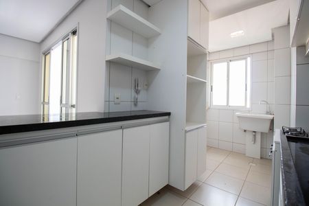 Apartamento à venda com 77m², 3 quartos e 1 vaga Apartamento à venda com 77m², 3 quartos e 1 vagaCozinha e Área de Serviço