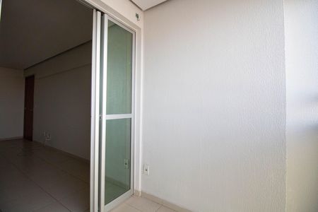 Apartamento à venda com 77m², 3 quartos e 1 vaga Apartamento à venda com 77m², 3 quartos e 1 vagaSacada