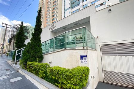 Apartamento à venda com 77m², 3 quartos e 1 vaga Apartamento à venda com 77m², 3 quartos e 1 vagaFachada