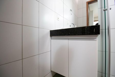 Apartamento à venda com 77m², 3 quartos e 1 vaga Apartamento à venda com 77m², 3 quartos e 1 vagaBanheiro da Suíte 1