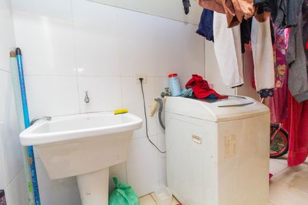 Casa de condomínio à venda com 67m², 2 quartos e 1 vagaÁrea de Serviço