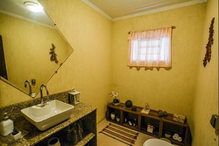 Casa à venda com 201m², 3 quartos e 4 vagasLavabo