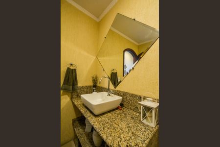 Casa à venda com 201m², 3 quartos e 4 vagasLavabo