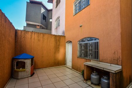 Casa à venda com 201m², 3 quartos e 4 vagasQuintal