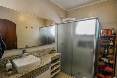 Casa à venda com 201m², 3 quartos e 4 vagasBanheiro Corredor