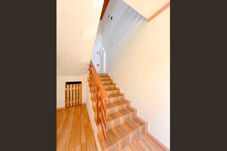 Apartamento para alugar com 24m², 1 quarto e sem vagaEscada