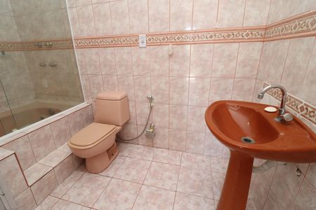 Casa à venda com 204m², 4 quartos e 1 vagaBanheiro 2