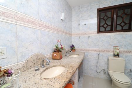 Casa à venda com 204m², 4 quartos e 1 vagaBanheiro 3