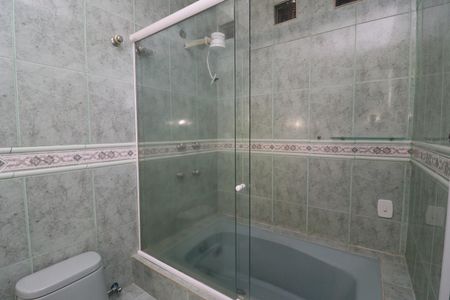 Casa à venda com 204m², 4 quartos e 1 vagaBanheiro 4