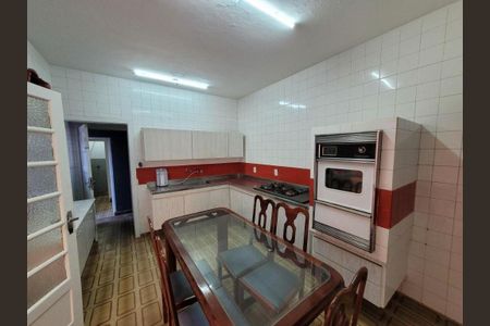 Casa à venda com 240m², 4 quartos e 5 vagas