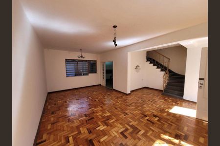 Casa à venda com 240m², 4 quartos e 5 vagas