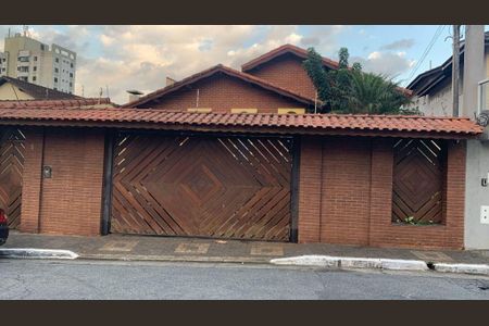 Casa para alugar com 336m², 3 quartos e 2 vagas