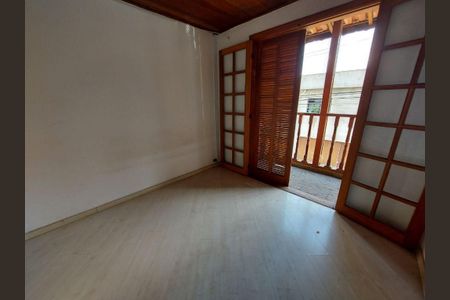 Casa à venda com 220m², 4 quartos e 2 vagas