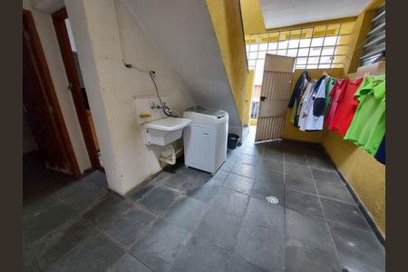 Casa à venda com 220m², 4 quartos e 2 vagas