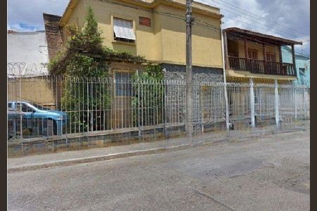 Casa à venda com 220m², 4 quartos e 2 vagas