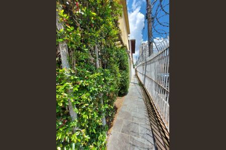 Casa à venda com 220m², 4 quartos e 2 vagas