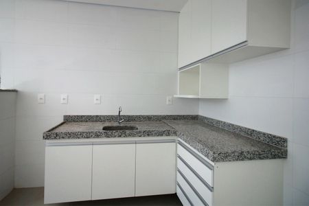 Apartamento para alugar com 125m², 2 quartos e 2 vagasCozinha
