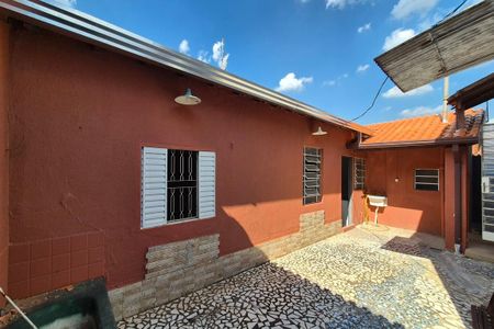 Casa para alugar com 160m², 4 quartos e 1 vagaFachada Casa Fundos 