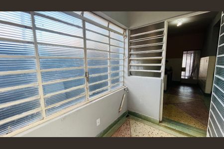 Casa para alugar com 160m², 2 quartos e 1 vagaÁrea de serviço