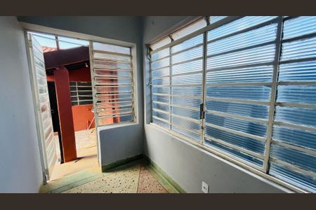 Casa para alugar com 160m², 2 quartos e 1 vagaÁrea de serviço