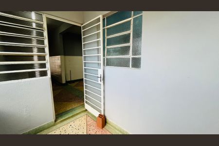 Casa para alugar com 160m², 2 quartos e 1 vagaÁrea de serviço