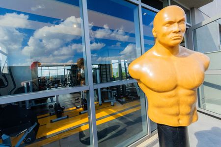 Apartamento à venda com 80m², 2 quartos e 1 vaga Apartamento à venda com 80m², 2 quartos e 1 vagaÁrea comum - Academia