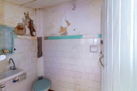 Casa à venda com 221m², 5 quartos e 3 vagasCasa 4 Banheiro