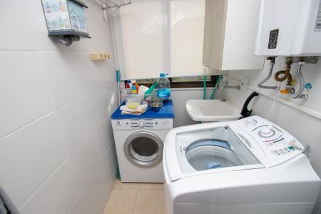 Apartamento à venda com 65m², 2 quartos e 2 vagasÁrea de Serviço