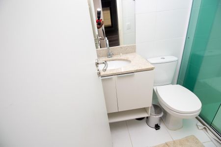 Apartamento à venda com 65m², 2 quartos e 2 vagasBanheiro social