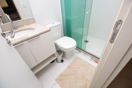 Apartamento à venda com 65m², 2 quartos e 2 vagasBanheiro social