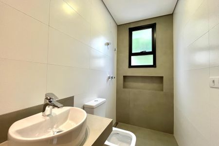 Casa à venda com 165m², 3 quartos e 2 vagas Casa à venda com 165m², 3 quartos e 2 vagasBanheiro da Suíte 2